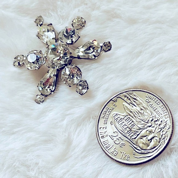 KRAMER|Vintage Snowflake Brooch Pin|Mark Kramer of NY|Clear Rhinestones|Signed - Picture 7 of 11